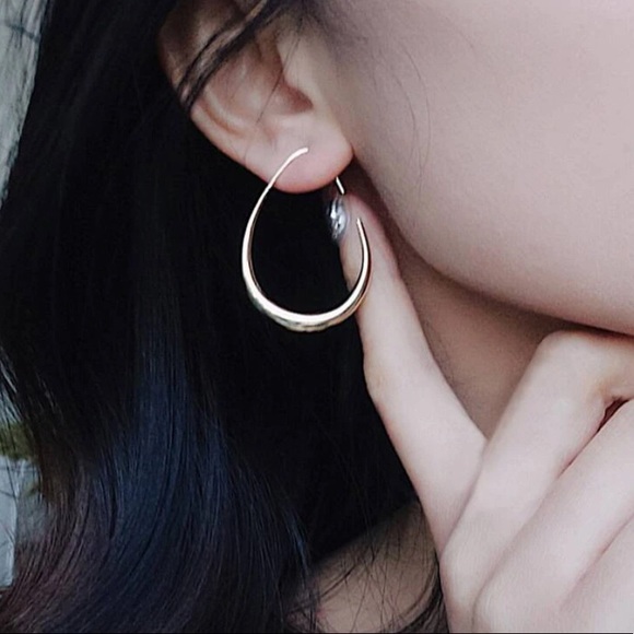 New Anthro Molten Gold Hoop Earrings ~ Silver or Gold Threader Hoops - Picture 14 of 16